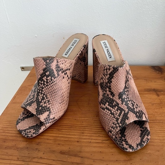 NWOT Steve Madden Snake Print Open Toe Mule - Picture 2 of 6